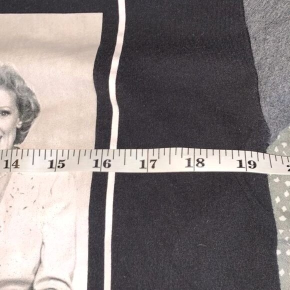 Golden Girls Queens Graphic Tee Shirt Black & Gray Short Sleeve Crewneck Unisex - Picture 8 of 8